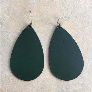 Nickel and suede DISC emerald leather earrings
